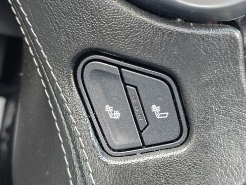 Used 2019 Chevrolet Suburban LT AWD/4WD image 35