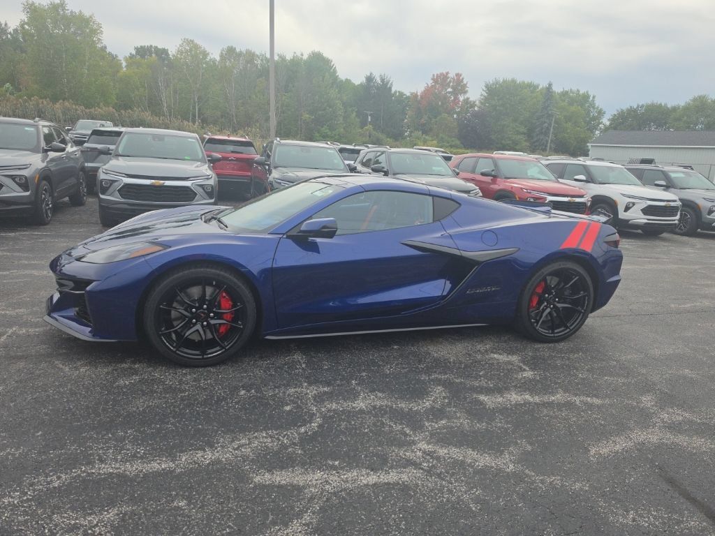 New 2027 Chevrolet Corvette Grand Sport w/ Z52 Sport Performance Package RWD image 4