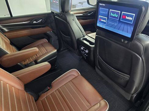 Used 2024 GMC Yukon Denali Ultimate AWD/4WD image 31
