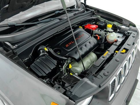 Used 2019 Jeep Renegade Latitude image 46