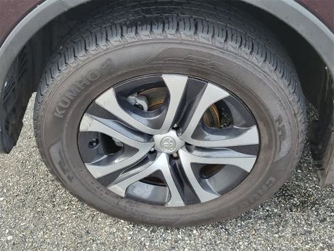 Used 2018 Toyota RAV4 LE image 11