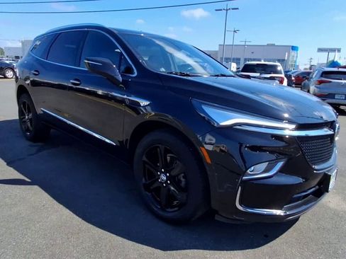 Certified 2024 Buick Enclave Essence w/ Sport Touring Edition image 8