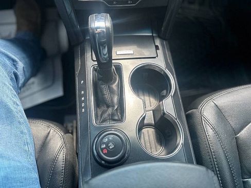 Used 2017 Ford Explorer XLT w/ Equipment Group 202A image 12