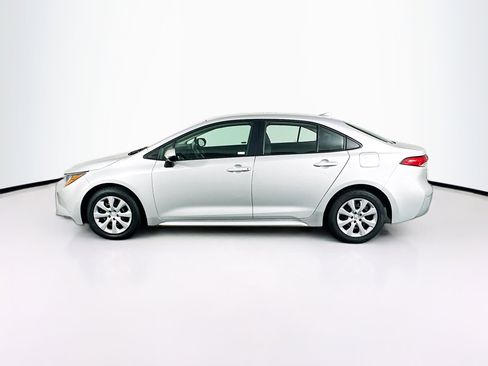 Used 2024 Toyota Corolla LE image 4