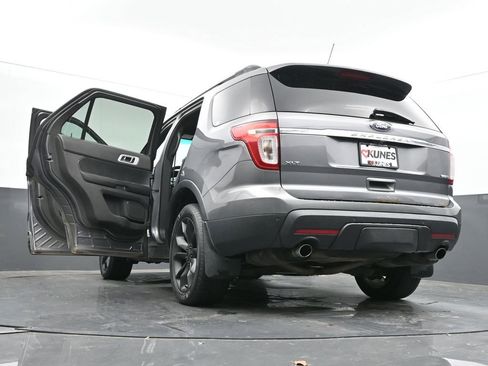 Used 2014 Ford Explorer XLT w/ Equipment Group 202A image 68