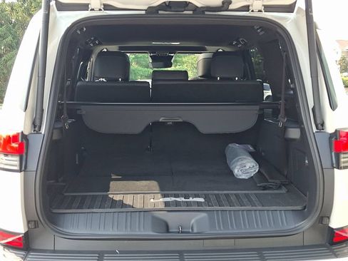 Used 2024 Lexus GX 550 w/ Accessory Package (Z1) AWD/4WD image 26