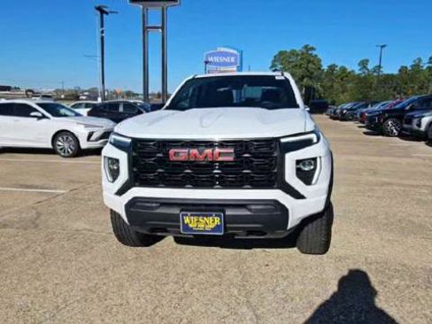 Certified 2024 GMC Canyon Elevation w/ Trailering Package image 3