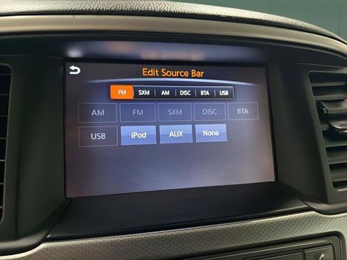 Used 2019 Nissan Pathfinder SL FWD image 21