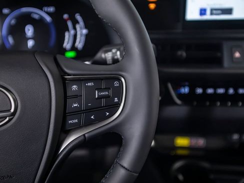 Used 2026 Lexus UX 300h FWD w/ Accessory Package (Z1) image 38