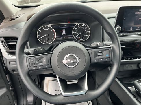 Used 2022 Nissan Rogue SV image 21