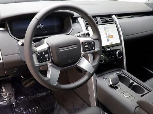 New 2025 Land Rover Discovery S AWD/4WD image 8
