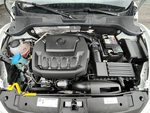 Used 2019 Volkswagen Beetle 2.0T SE FWD image 32