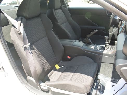 Used 2022 Toyota GR86 w/ ALL Weather Mat Package (TMS) RWD image 18