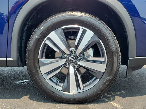 Used 2026 Nissan Rogue SL AWD/4WD image 5