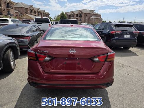 Used 2025 Nissan Altima 2.5 SV FWD image 4