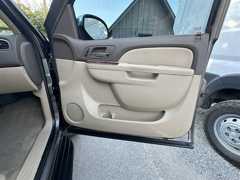 Used 2012 Chevrolet Suburban LT AWD/4WD image 34