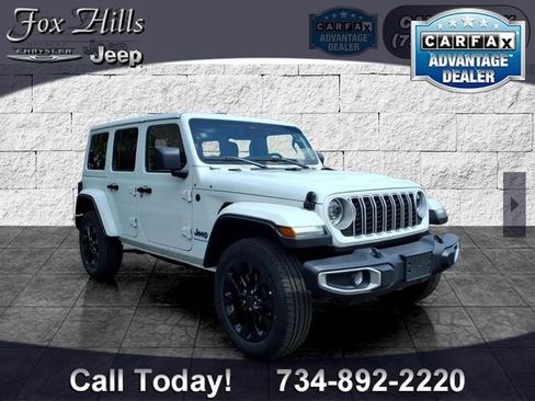 Used 2025 Jeep Wrangler Unlimited Sahara w/ Safety Group AWD/4WD image 1