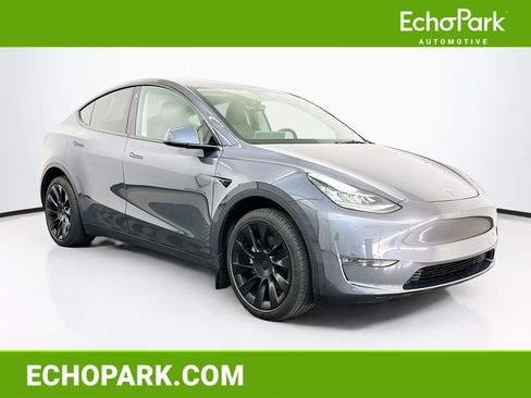 Used 2023 Tesla Model Y Long Range AWD/4WD image 1