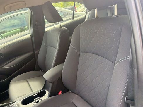 Used 2025 Toyota Corolla LE FWD image 10