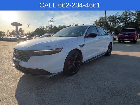 Used 2023 Honda Accord Sport image 2