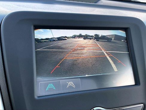 Used 2018 Chevrolet Equinox LS FWD image 21