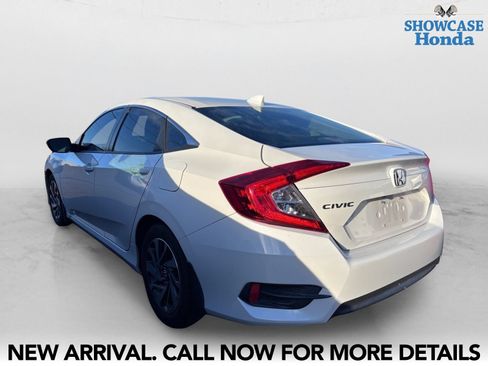 Used 2018 Honda Civic EX image 4