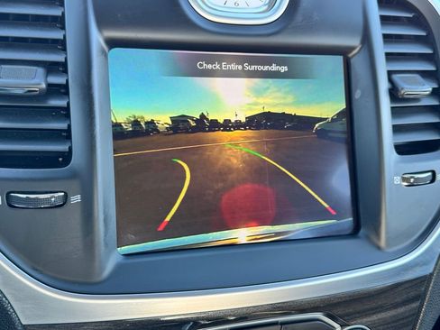 Used 2021 Chrysler 300 Touring L AWD/4WD image 33