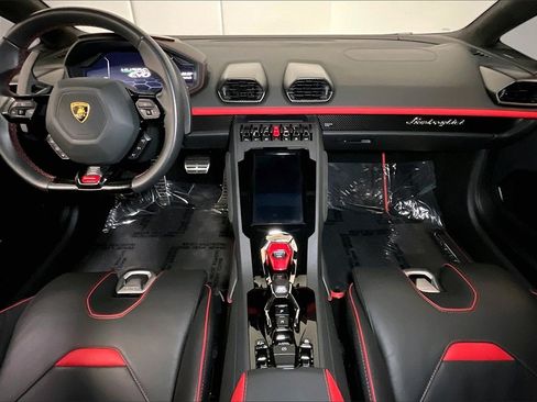 Used 2022 Lamborghini Huracan EVO image 22