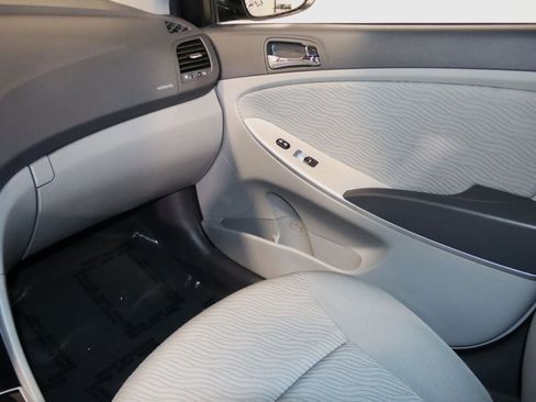 Used 2013 Hyundai Accent GLS w/ Premium Pkg FWD image 52