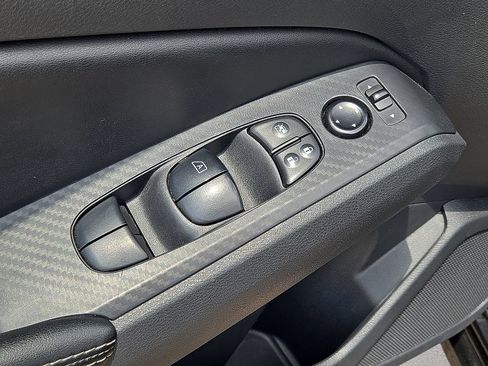 Used 2024 Nissan Altima 2.5 SV AWD/4WD image 23