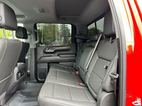 Used 2024 Chevrolet Silverado 1500 LT Trail Boss w/ Convenience Package II AWD/4WD image 24