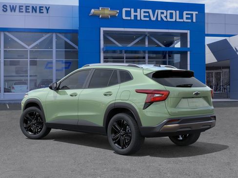 New 2026 Chevrolet Trax ACTIV w/ Sunroof Package FWD image 3