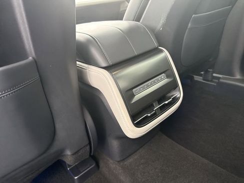 Used 2024 Lincoln Nautilus Premier image 24