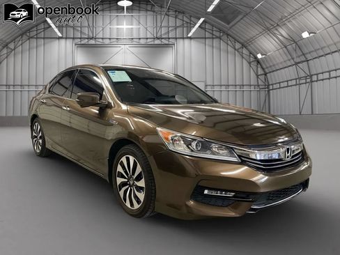 Used 2017 Honda Accord Hybrid Sedan image 3