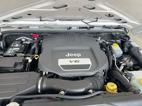 Used 2018 Jeep Wrangler Unlimited Sport S image 26