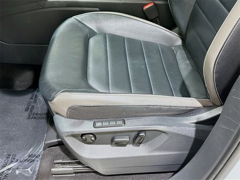 Used 2023 Volkswagen Atlas SEL Premium image 20