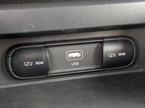 Certified 2025 Kia Soul LX w/ LX Technology Package FWD image 23