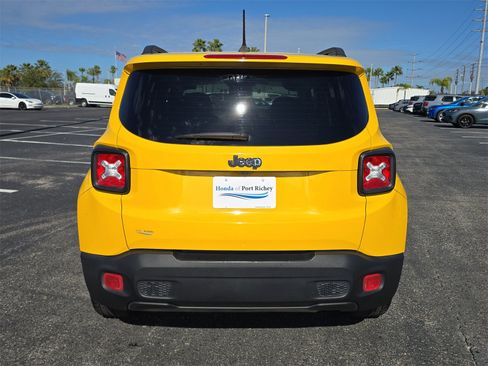 Used 2015 Jeep Renegade Latitude image 5