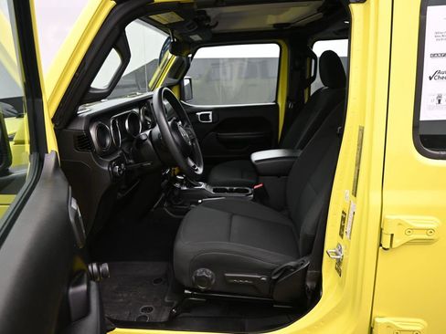 Used 2023 Jeep Gladiator Sport image 9