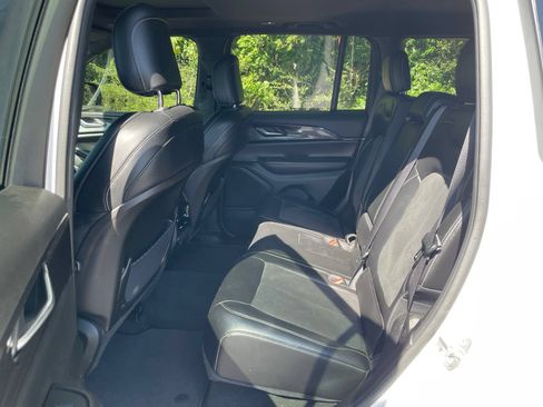Used 2023 Jeep Grand Cherokee Altitude AWD/4WD image 32