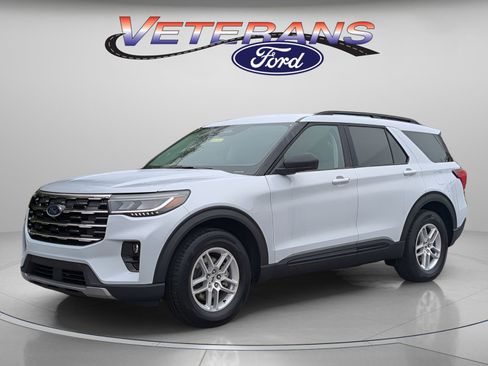New 2026 Ford Explorer Active image 1