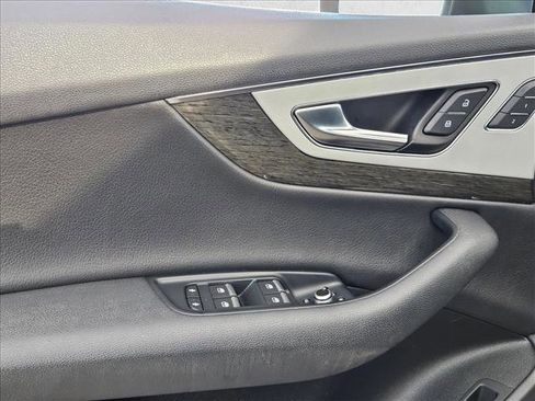 Used 2018 Audi Q7 2.0T Premium Plus w/ Premium Plus Package image 11