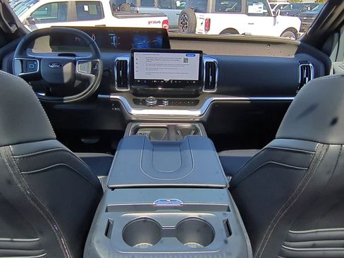 New 2025 Ford Expedition Platinum w/ Stealth Performance Package image 15