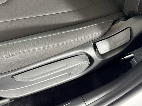Used 2025 Hyundai Elantra Sport FWD image 36