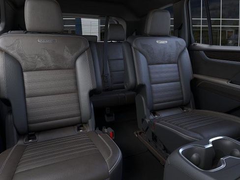 New 2026 GMC Acadia Denali Ultimate w/ LPO, Floor Liner Package AWD/4WD image 17