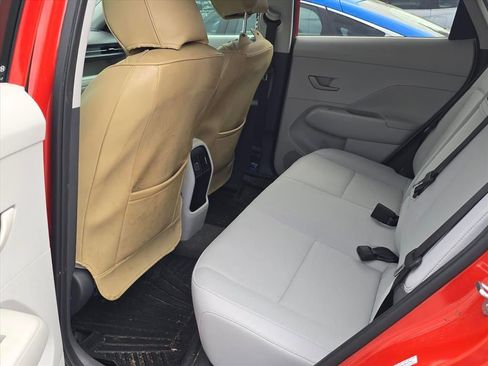 Used 2024 Hyundai Kona SEL image 8