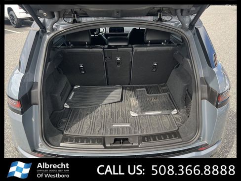 Used 2023 Land Rover Range Rover Evoque R-Dynamic SE image 16