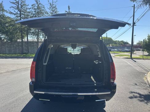 Used 2013 Cadillac Escalade ESV Platinum AWD/4WD image 6