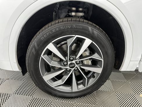 Certified 2023 Audi Q5 2.0T Premium w/ Convenience Package image 13