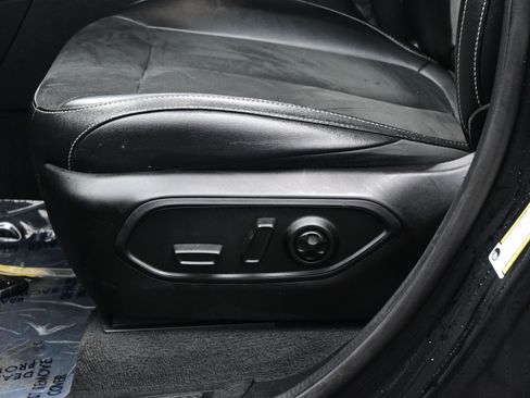 Used 2024 Jeep Grand Cherokee L Laredo image 11